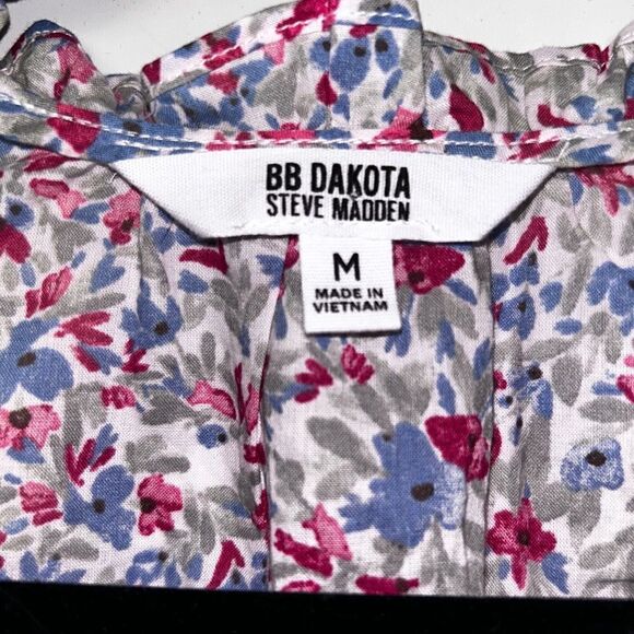 NWT BB Dakota Steve Madden Pink & Blue Floral Sleeveless Ditsy Top- Size Medium - Picture 8 of 10